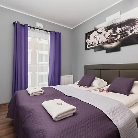 Jana Pawla Ii With Free Parking By Renters Lejlighed *