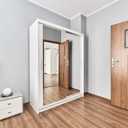 Jana Pawla Ii With Free Parking By Renters Apartment Wroclaw
