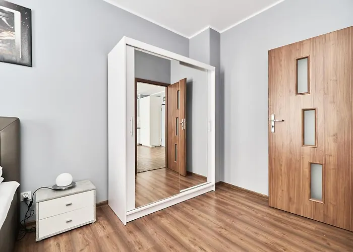 Jana Pawla Ii With Free Parking By Renters Apartamento Breslavia