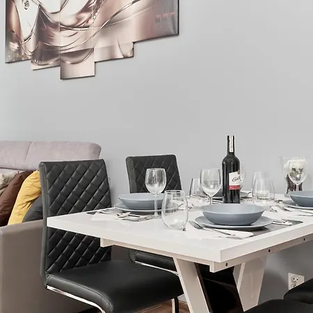 Jana Pawla Ii With Free Parking By Renters Breslavia