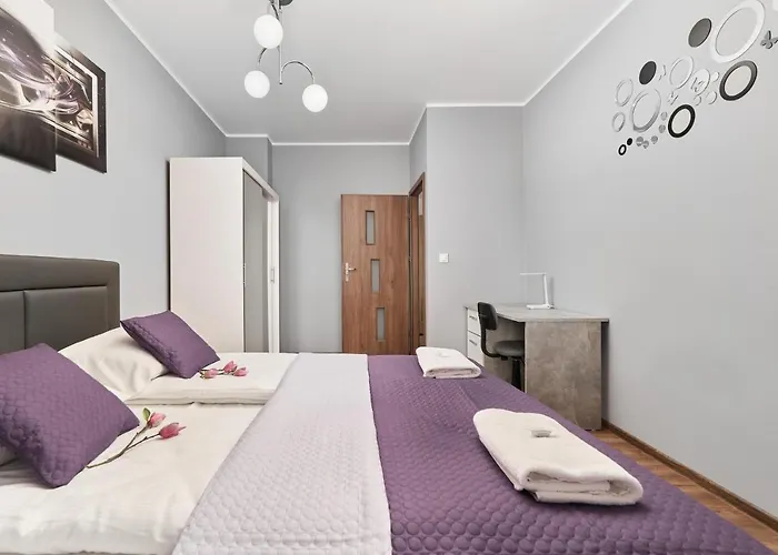 Jana Pawla Ii With Free Parking By Renters Lejlighed