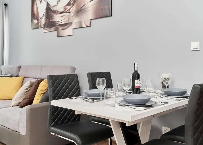 Jana Pawla Ii With Free Parking By Renters Wrocław